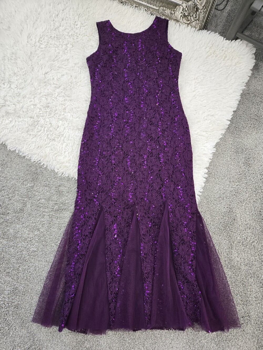 Candalite Petite Purple Sequin Lace Dress. Mermaid silhouette. Size Large Petit